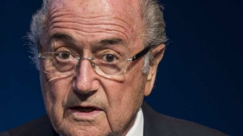 Joseph Blatter abandona el hospital