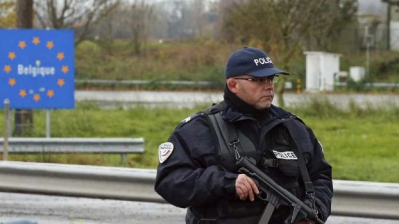 Policía francesa catea 128 domicilios, suman 23 detenidos