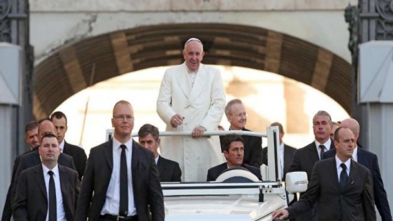Convocan a 10 mil jóvenes para la visita del papa Francisco a México