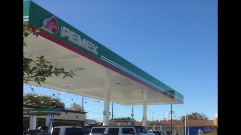 Pemex inaugura su primera gasolinera en EU