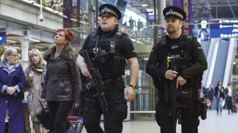 Atacante del metro de Londres tenía fotos de Estado Islámico en celular, dice fiscal