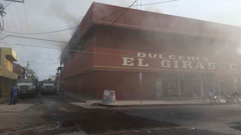 Se quema dulcería en el centro de Los Mochis | Sinaloa | Noticias | TVP |  