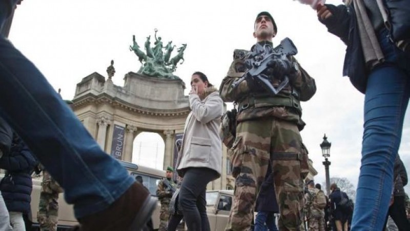 Francia activa dispositivo de seguridad para Año Nuevo