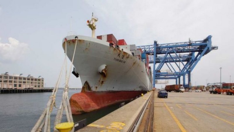 El déficit comercial de EU se redujo 5 % en noviembre