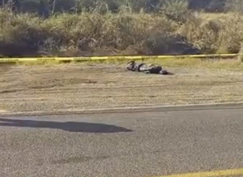 Encuentran cuerpo embolsado en la carretera libre a Durango.