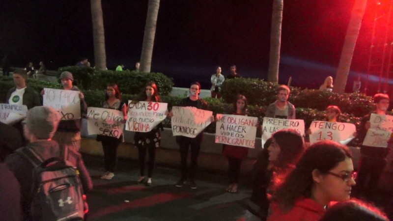 Misioneros traen mensaje de paz al carnaval