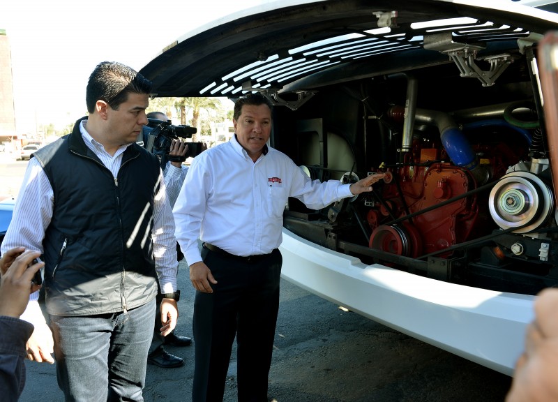Inicia periodo de prueba de unidad de transporte que utiliza gas natural