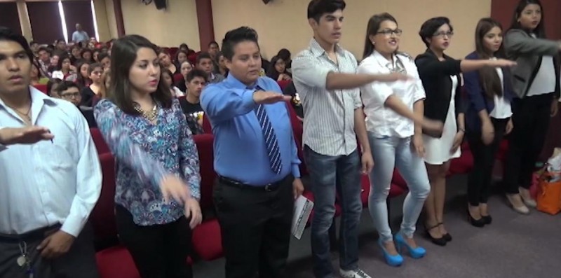 Toman protesta a nueva sociedad de alumnos de la U de O.