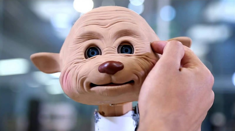 Mexicanos crean robot humanoide que colabora en terapia para niños con autismo