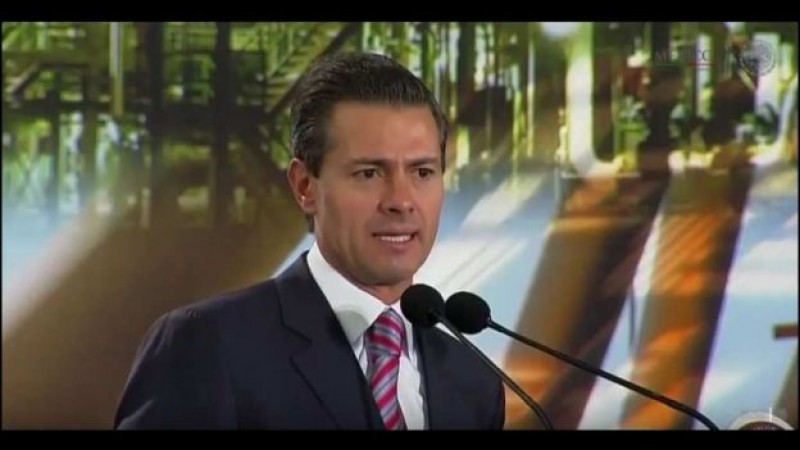 Pemex tendrá que adaptarse a una nueva realidad de bajos precios-EPN