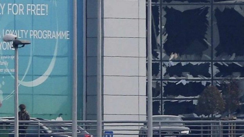 Dos de los autores de ataques en aeropuerto belga podrían haberse suicidado