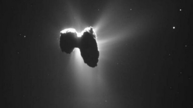 Captan impresionante imagen del cometa 67P