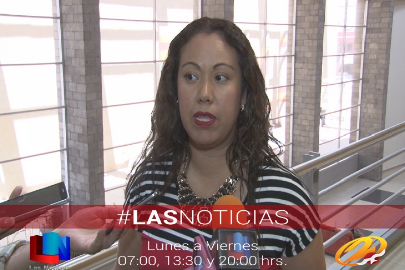Exigen que la maestra sea reinstalada