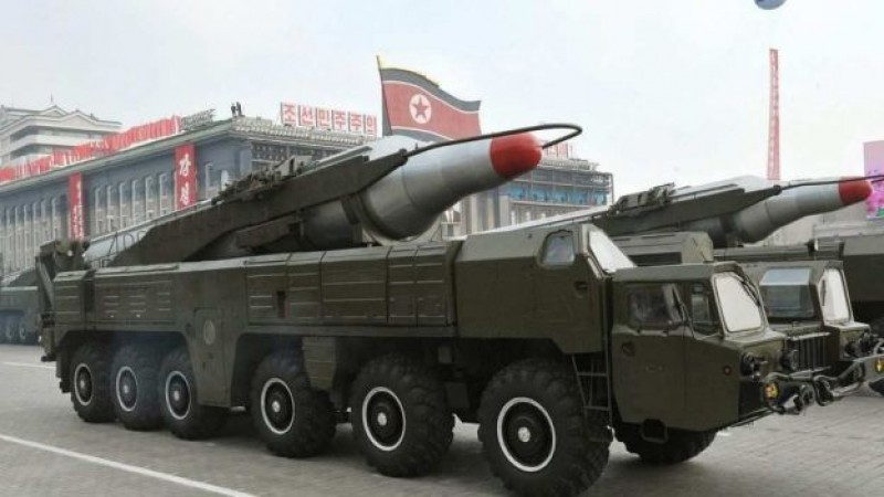 Corea del Norte despliega potente misil de medio alcance