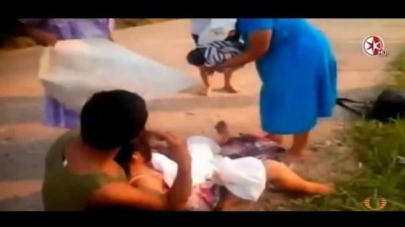 Niegan atención médica a indígena en Oaxaca; bebé nace en camino de terracería