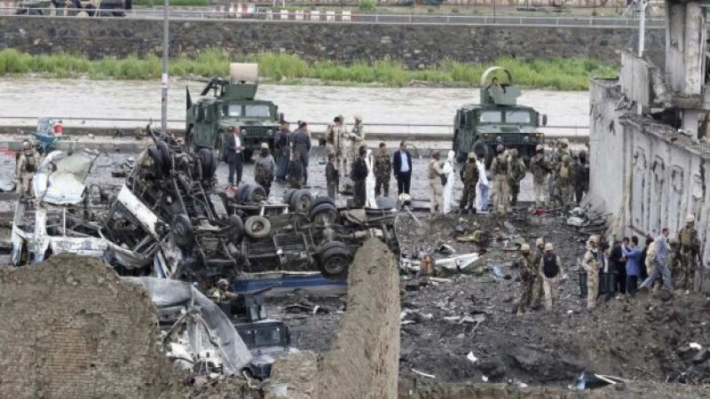 Ataque talibán en Kabul deja al menos 28 muertos y 327 heridos