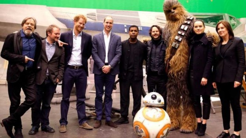 Príncipes de Inglaterra se reúnen con el elenco de Star Wars