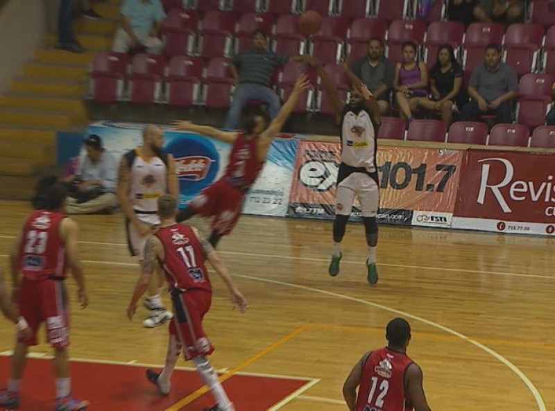 Caballeros se refuerza con Joe Chapman