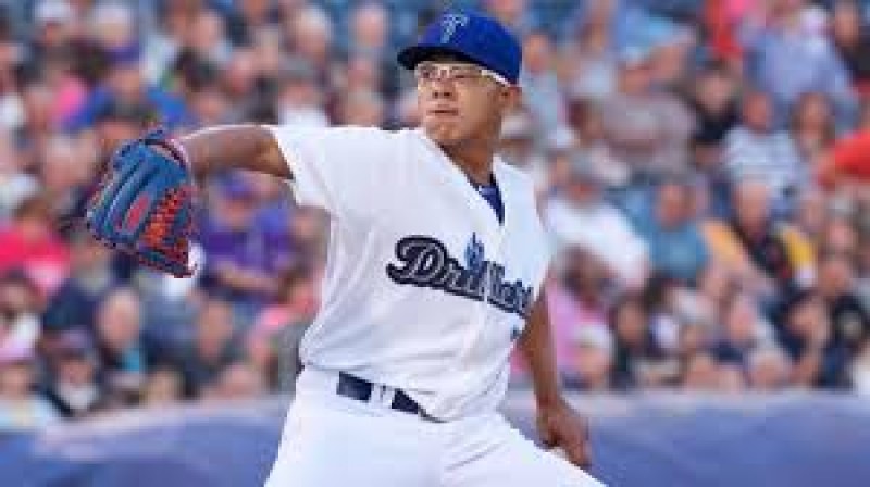 Julio César Urías con paso firme a los Dodgers