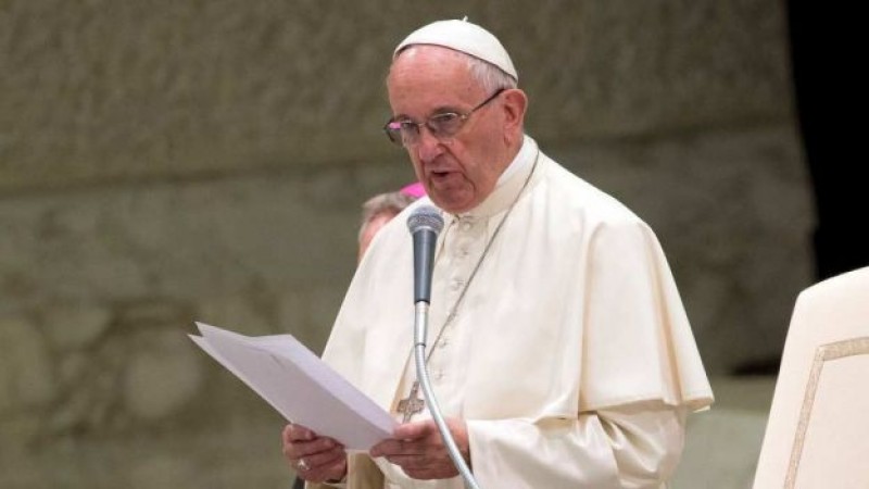 Papa Francisco pide no convertir a la iglesia en una "super clínica VIP"