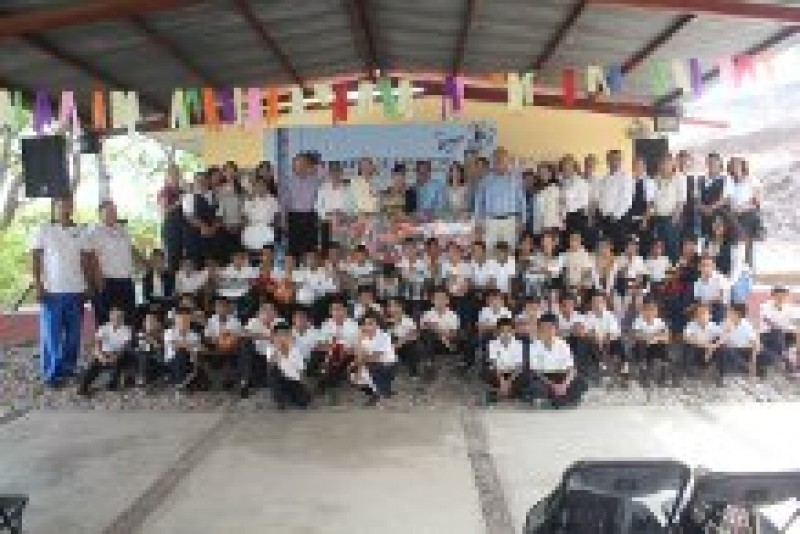 Entregan apoyos al Internado  Infantil  “Paquita Núñez”