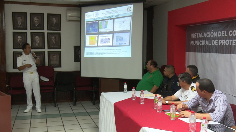Instalan Consejo municipal de protección civil ante inicio de temporada de huracanes