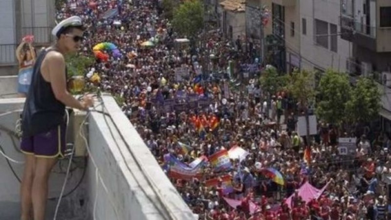 Celebran Marcha del Orgullo gay