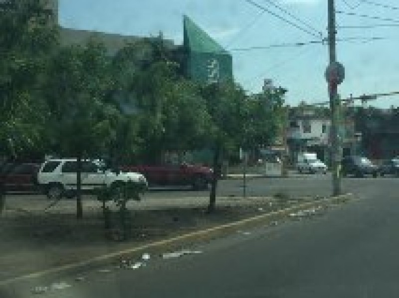 Limpian crucero lleno de basura en Cañadas