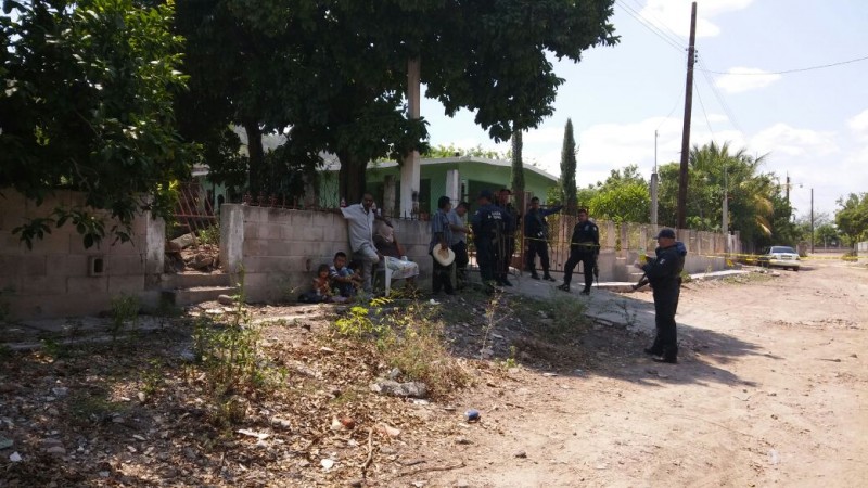 Asesina con machete a su esposa... Es detenido pero por un grupo armado
