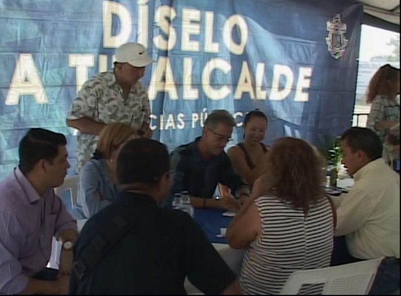 Atiende al Alcalde a vecinos del Infornavit  Jabalíes.