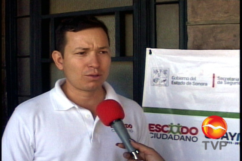 Cambian juguetes bélicos por libros.