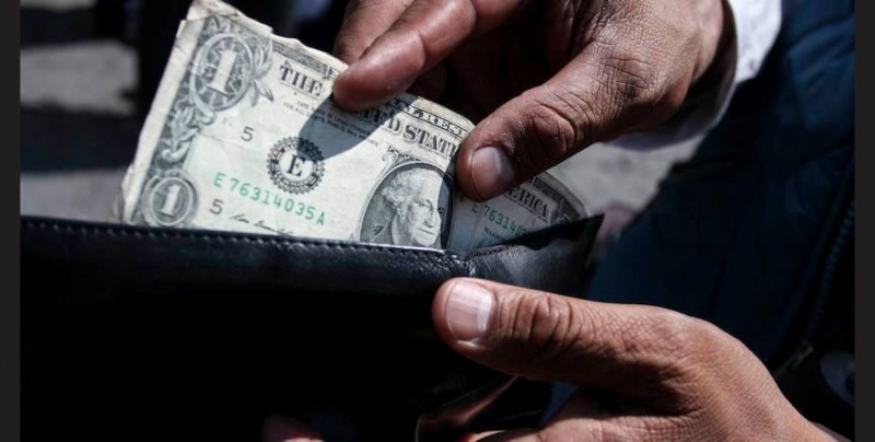 Dólar alcanzó otro histórico del año: 21.45 pesos por unidad