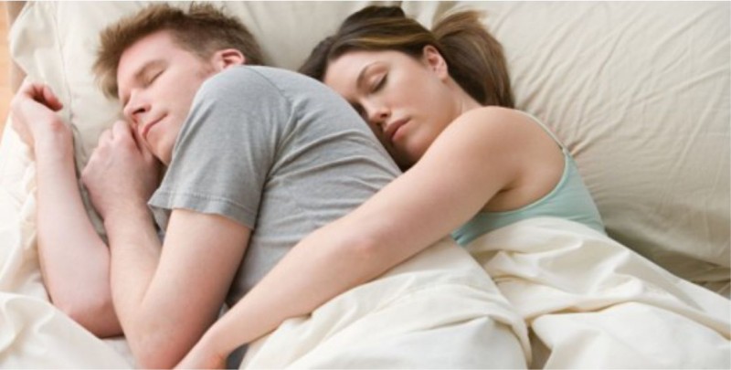 ¿Dormir aumenta la aparición de arrugas?