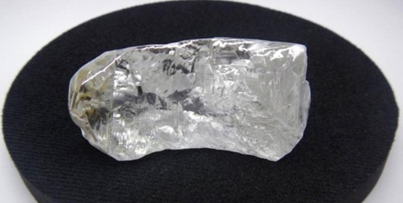 Pastor encuentra gigantesco diamante en Sierra Leona