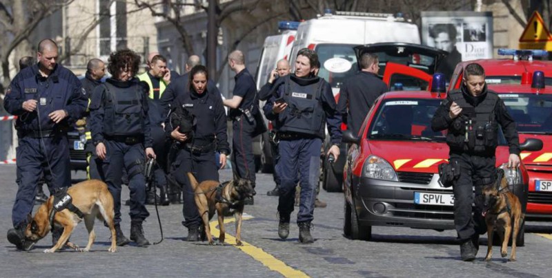 Explota carta bomba en FMI de París