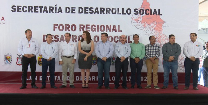 Realizan foro de consulta de desarrollo social