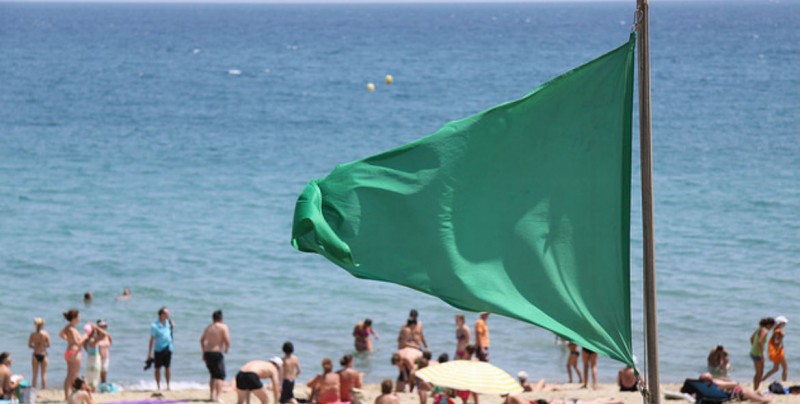 Qué significan las banderas en la playa y por qué hay que estar