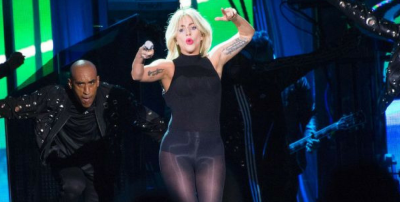 #Video Lady Gaga en Coachella estrenó canción y recordó éxitos