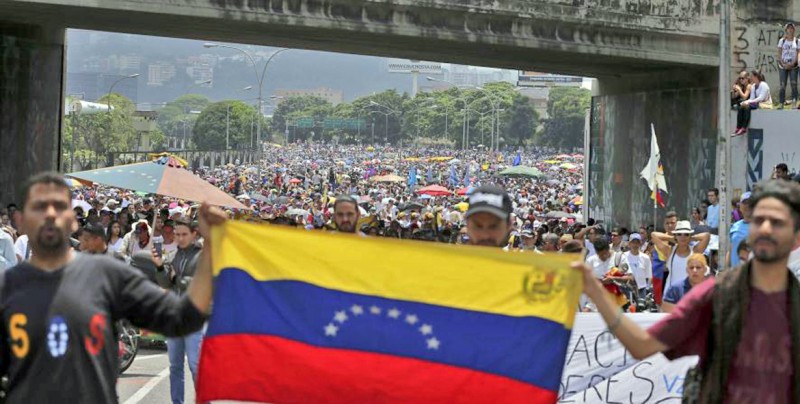 Presentan evaluación de protestas en Venezuela