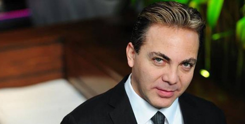 Cristian Castro pide matrimonio a través de un anuncio en el periódico