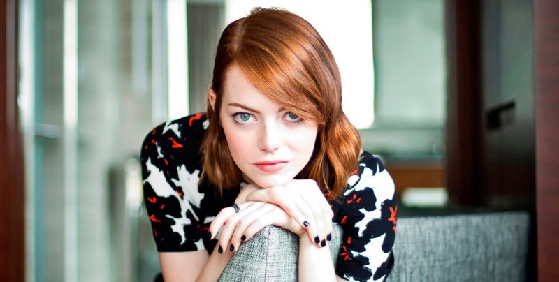 Emma Stone le dice adiós al rojo; Mira su nuevo look