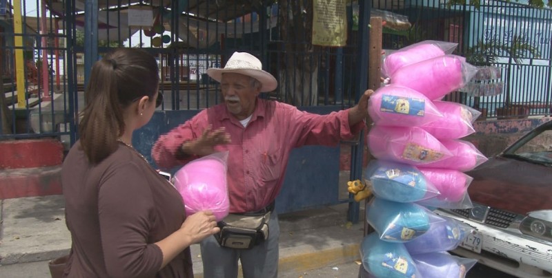 Algodón de azúcar, golosina popular en los niños