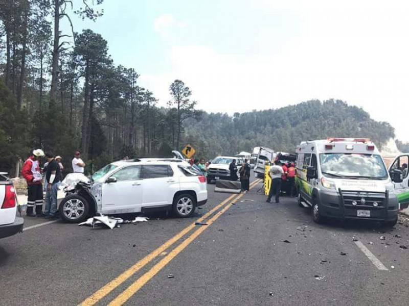 Mueren 6 personas en accidente por la Mazatlán-Durango
