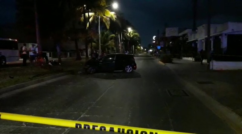 Se impacta contra palmera y muere