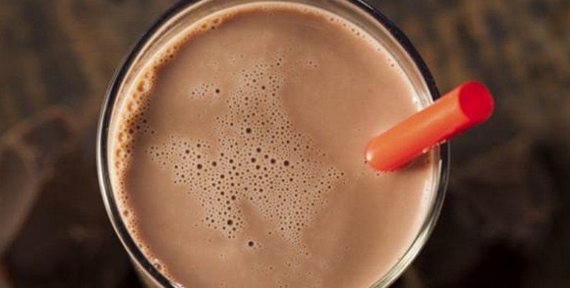 EU cree que la leche con chocolate viene de vacas color café