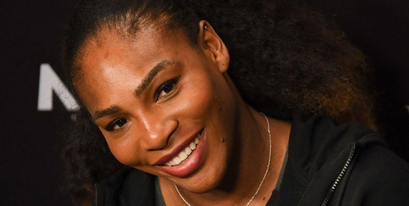 Serena Williams deslumbra posando desnuda embarazada