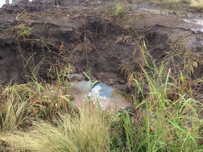 Ruptura en tubo provoca suspensión del servicio de agua