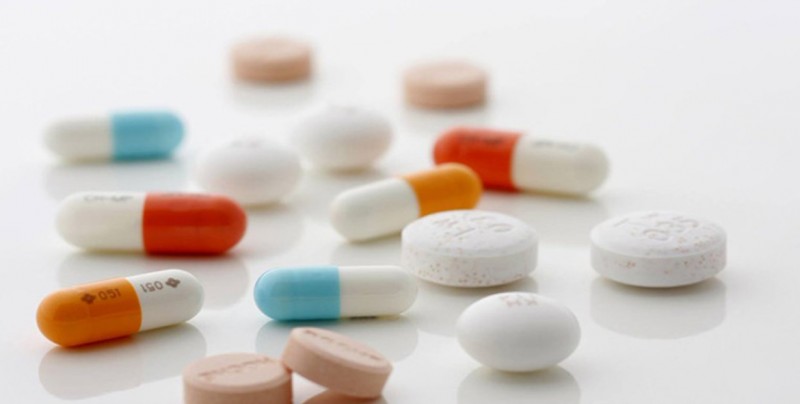 Mujer compra pastillas para adelgazar; ahora está al borde de la muerte