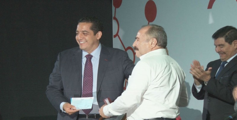 Reciben JAPAC y Ángel Valdéz, premio de tecnología e innovación