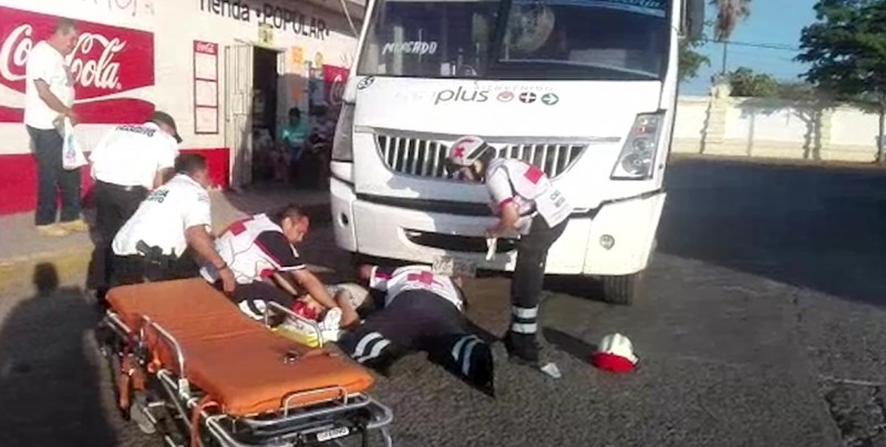 Muere mujer atropellada por camión urbano